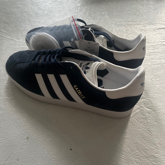 Navy and white Adidas Gazelle - Picture 1 of 3